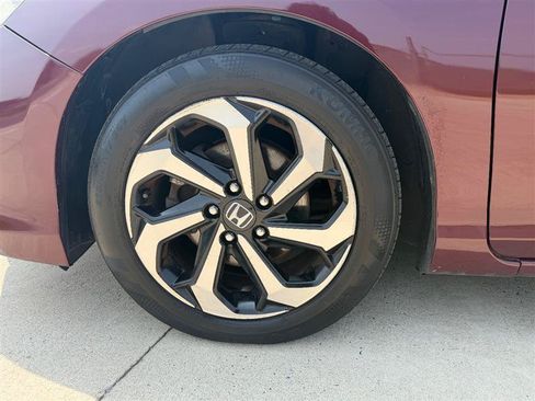Used 2017 Honda Accord EX image 13