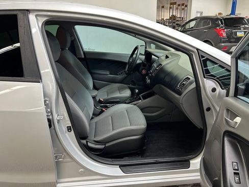 Used 2017 Kia Forte LX w/ LX Popular Package FWD image 16