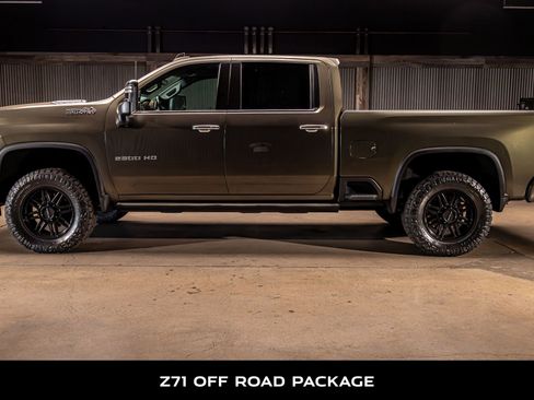 Used 2023 Chevrolet Silverado 2500 High Country w/ Technology Package image 6