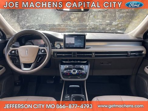Used 2022 Lincoln Corsair AWD w/ Premium Package image 16