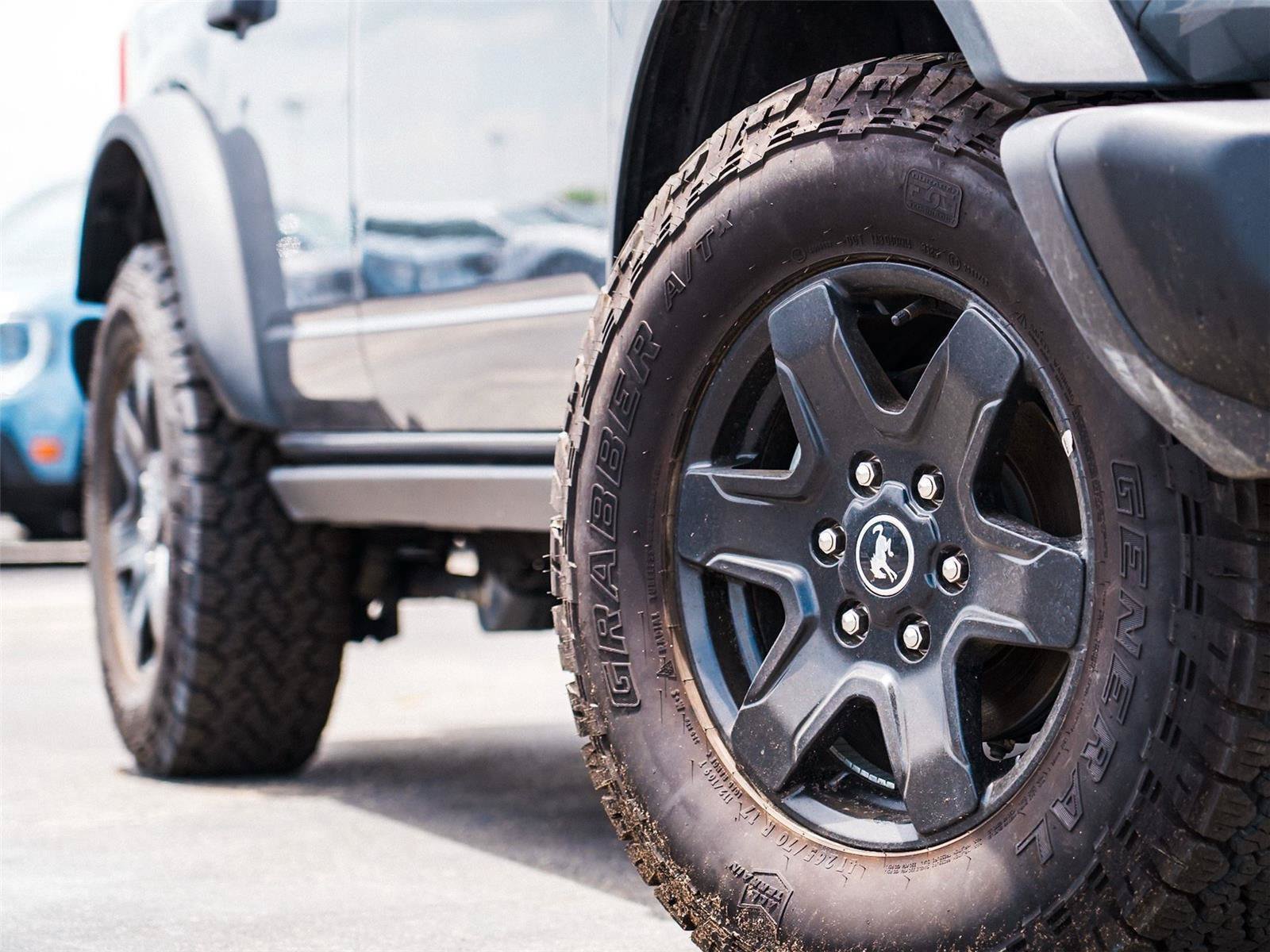 Used 2025 Ford Bronco Big Bend w/ Black Diamond Package AWD/4WD image 2