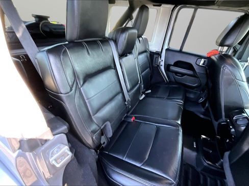 Used 2021 Jeep Wrangler Unlimited Sahara AWD/4WD image 17
