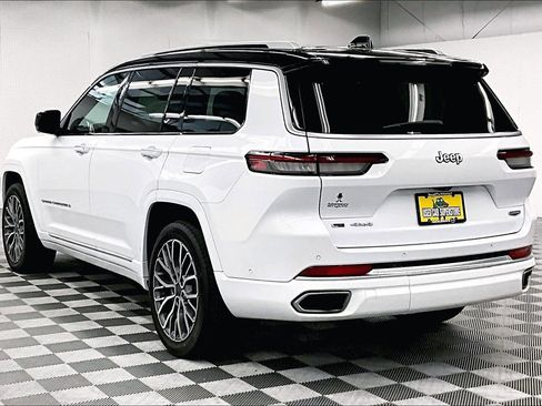 Used 2023 Jeep Grand Cherokee L Summit AWD/4WD image 3