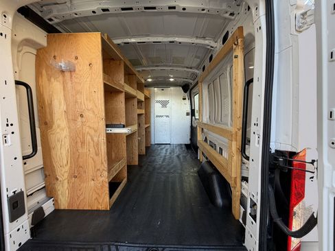Used 2023 Ford Transit 250 Medium Roof image 4