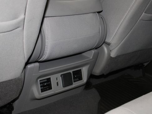 Used 2025 Chevrolet Silverado 2500 LT w/ Convenience Package image 25