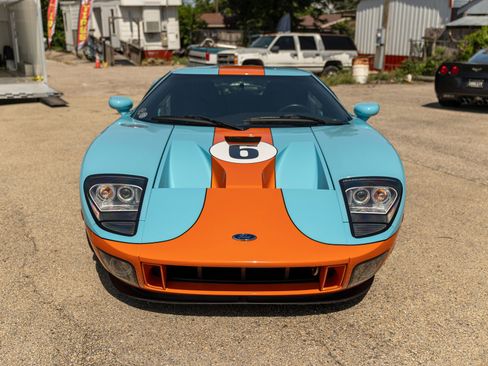 Used 2006 Ford GT RWD image 13