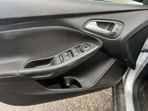 Used 2015 Ford Focus SE image 15