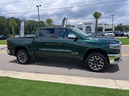 New 2026 RAM 1500 Laramie AWD/4WD image 3