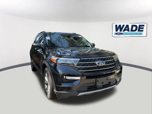 Used 2023 Ford Explorer XLT w/ Equipment Group 202A AWD/4WD image 3
