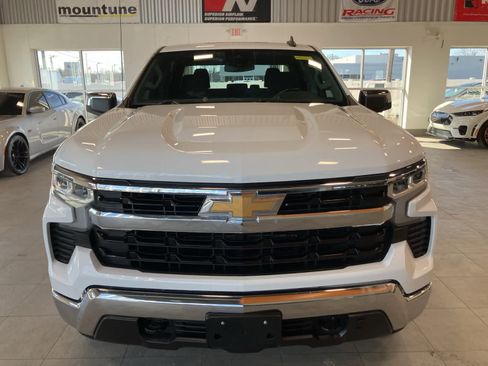 Used 2023 Chevrolet Silverado 1500 LT w/ Z71 Off-Road Package image 2