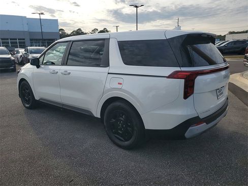 New 2026 Kia Carnival image 3