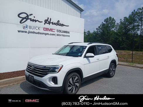 Used 2025 Volkswagen Atlas SE FWD image 2