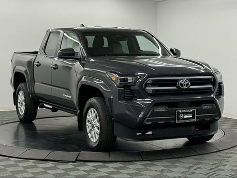 Used 2026 Toyota Tacoma SR5 AWD/4WD image 6