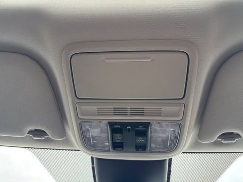 Used 2025 Honda Odyssey Elite image 33