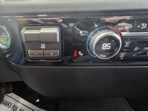 New 2026 GMC Sierra 1500 SLE image 5