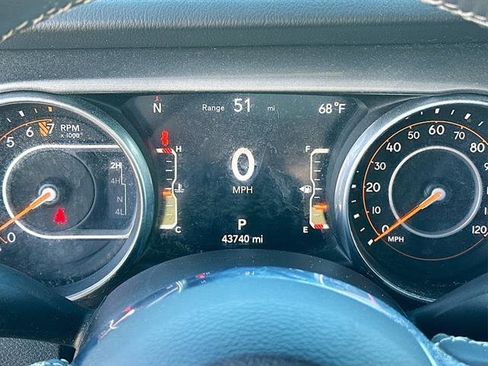 Certified 2018 Jeep Wrangler Unlimited Sahara w/ Dual Top Group AWD/4WD image 12