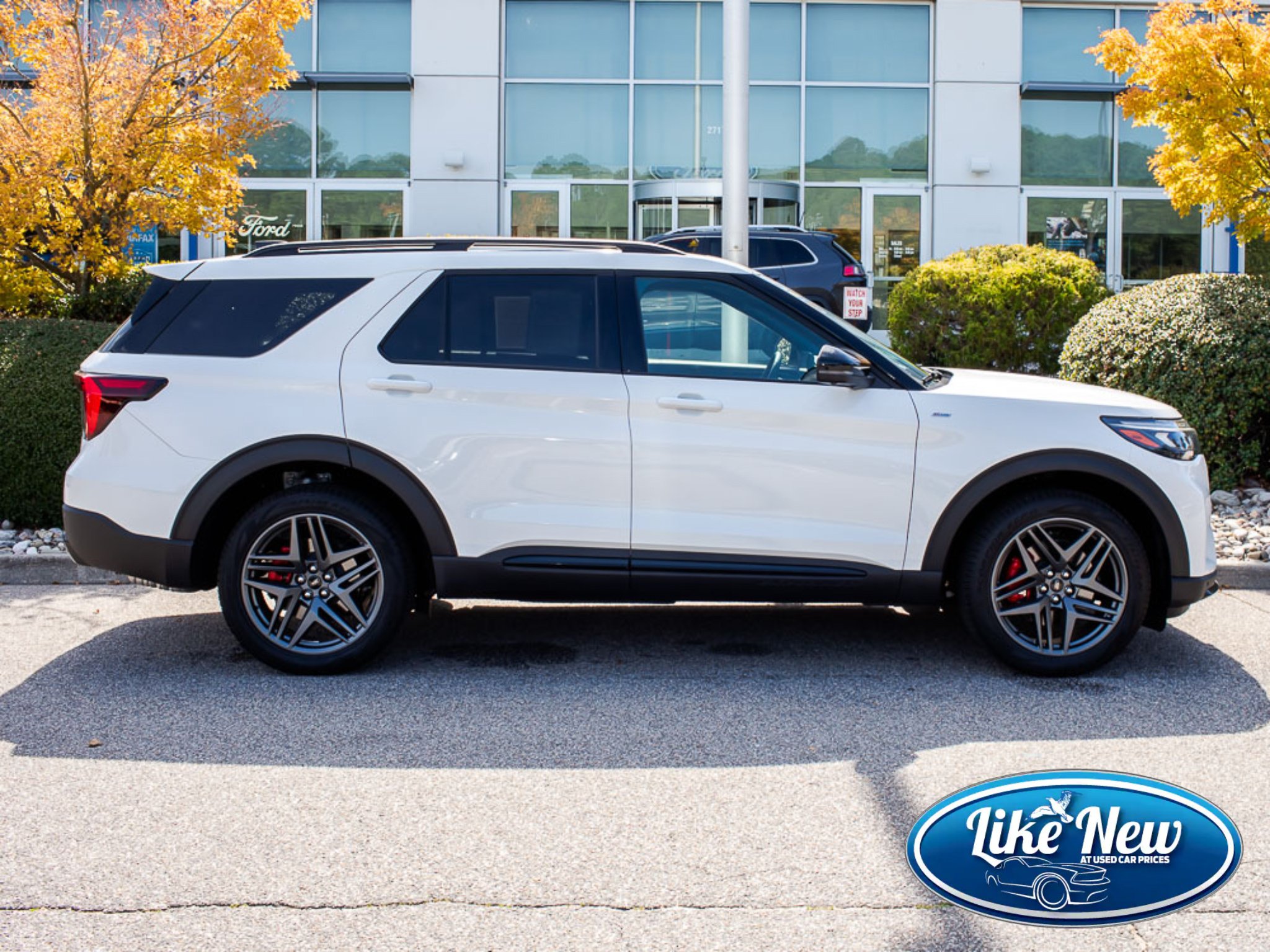 Used 2026 Ford Explorer ST-Line w/ ST-Line Street Pack AWD/4WD image 1