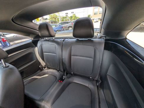 Used 2019 Volkswagen Beetle 2.0T SE FWD image 16