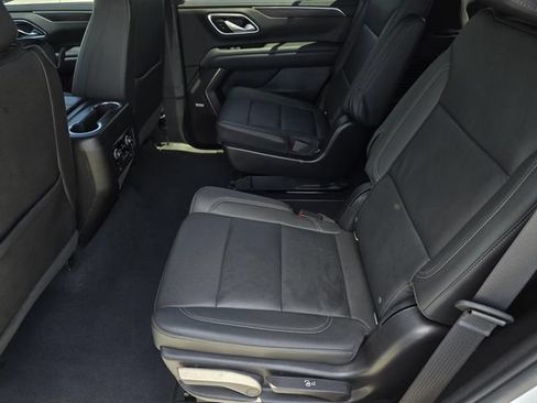 Used 2022 Chevrolet Tahoe Z71 w/ Luxury Package AWD/4WD image 31