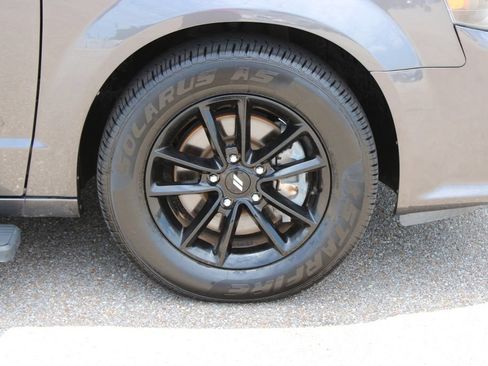Used 2019 Dodge Grand Caravan GT FWD image 5