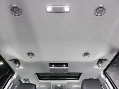 Used 2020 GMC Yukon SLT w/ Open Road Package image 30