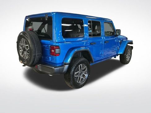 Certified 2025 Jeep Wrangler Unlimited Sahara AWD/4WD image 5