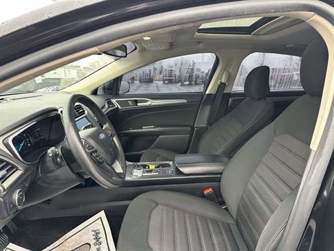 Used 2020 Ford Fusion SE image 10