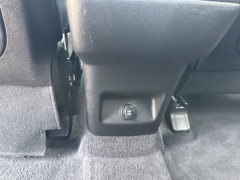Used 2025 Kia Telluride S FWD image 25