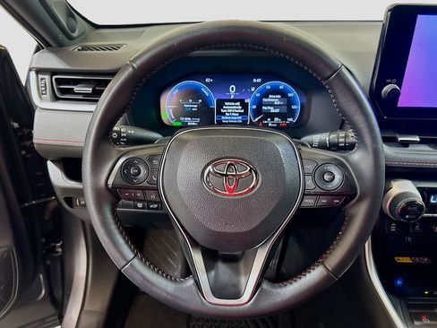Used 2025 Toyota RAV4 XSE AWD/4WD image 9
