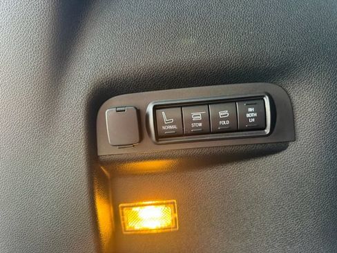 Used 2017 Ford Explorer Limited FWD image 30