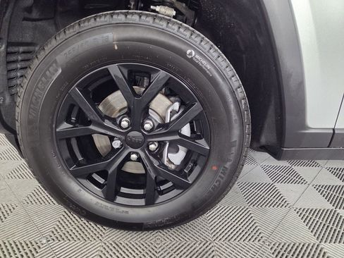 New 2026 Jeep Grand Cherokee Altitude RWD image 8