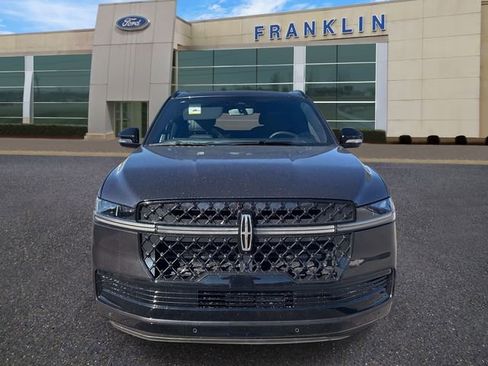 New 2025 Lincoln Navigator Reserve w/ Jet Appearance Package image 2