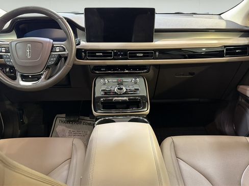 Used 2022 Lincoln Nautilus FWD w/ Premium Package image 20