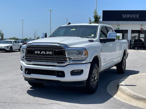 Used 2024 RAM 2500 Limited AWD/4WD image 3