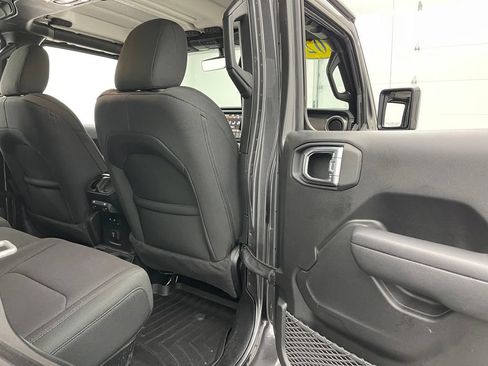 Used 2023 Jeep Gladiator Sport AWD/4WD image 35