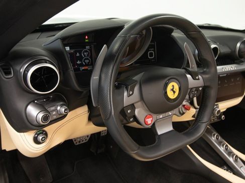 Used 2020 Ferrari Portofino image 23