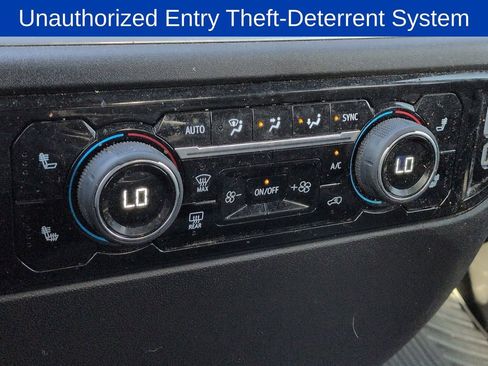 Used 2025 Chevrolet Silverado 2500 LT w/ Convenience Package image 29