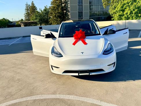 Used 2020 Tesla Model Y Long Range AWD/4WD image 46