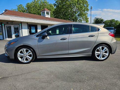 Used 2017 Chevrolet Cruze Premier w/ RS Package FWD image 8