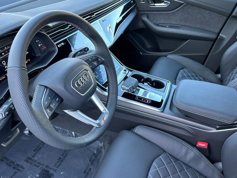 New 2026 Audi SQ8 Prestige image 9
