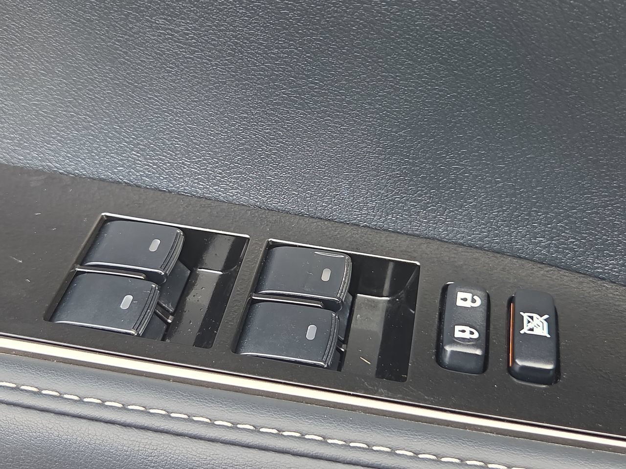 Used 2018 Lexus ES 350 w/ Luxury Package w/Wood Trim FWD image 19