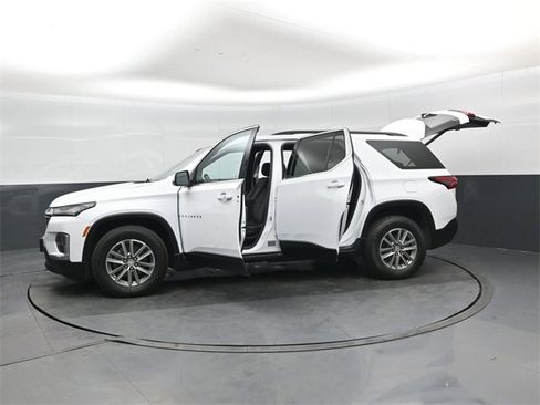 Used 2023 Chevrolet Traverse LT w/ LPO, Floor Liner Package image 51