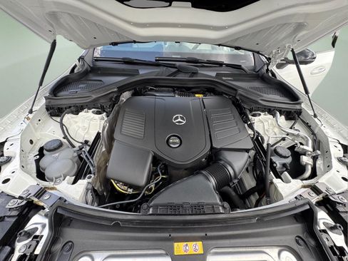 Used 2024 Mercedes-Benz GLC 300 4MATIC image 11