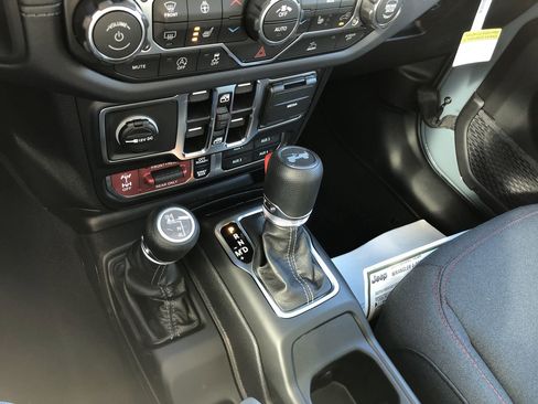 New 2026 Jeep Wrangler Unlimited Rubicon image 17