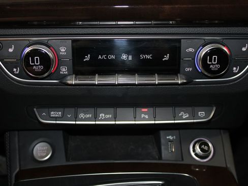 Used 2019 Audi Q5 2.0T Premium Plus w/ Premium Plus Package AWD/4WD image 31