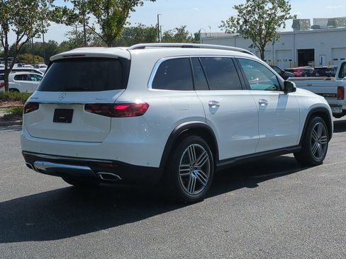 Used 2025 Mercedes-Benz GLS 450 4MATIC image 10