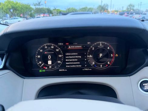 Used 2018 Land Rover Range Rover Velar R-Dynamic SE AWD/4WD image 30