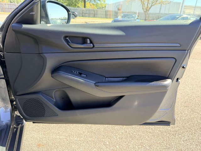 Used 2024 Nissan Altima 2.5 S FWD image 8