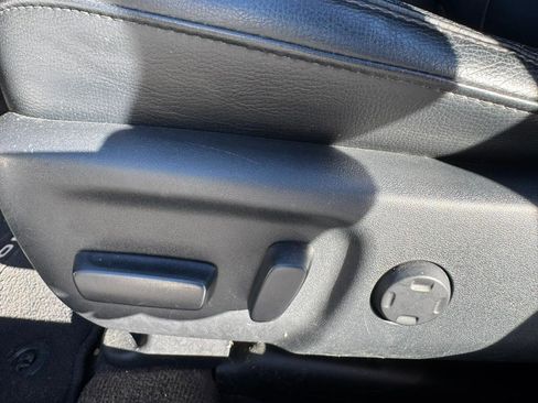 Used 2016 Toyota Avalon Touring image 12