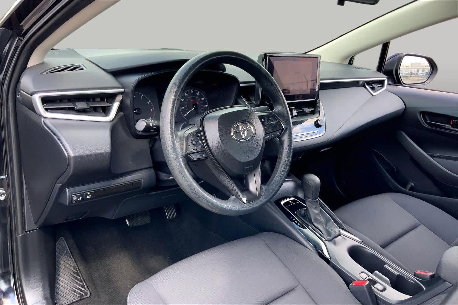 Used 2024 Toyota Corolla LE FWD image 17
